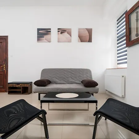 Central - Top Location, Parking - By Rentujemy Apartment
